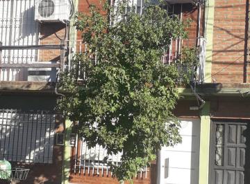Casa de 2 ambientes, Morón · Moron Central - a 8 Cuadras de La Estac - Duplex - 2 Amb 1/2 - 2 Baños - Patio/parrilla