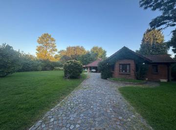Casa · 280m² · 6 Ambientes · Venta Casa en El Moro, Marcos Paz Apto Credito