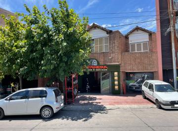 Local comercial · 328m² · 3 Dormitorios · 1 Cochera · Casa y Locales en Venta en Alto Dorrego, Guaymallén