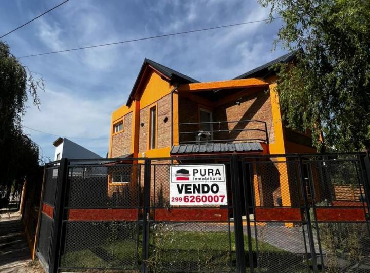 Casa · 180m² · 4 Ambientes · 1 Cochera