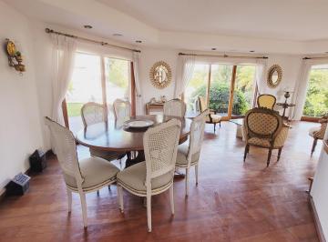 Casa · 398m² · 5 Ambientes · 4 Cocheras · Casa en Alquiler 5 Ambientes en Boating, San Isidro.