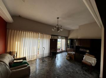 Casa de 6 ambientes, La Matanza · Casa Para 2 Familias en Amplio Lote de 250 m²