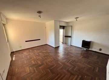 Departamento · 70m² · 4 Ambientes · Se Vende 2 Dorm. Sobre Chacabuco!