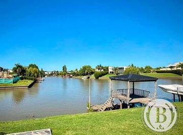 Casa · 360m² · 5 Ambientes · 2 Cocheras · Bustamante Prop San Benito 12175 Casa Venta Villanueva Tigre