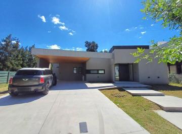 Casa · 150m² · 5 Ambientes · 2 Cocheras · Venta Casa 3 Dorm. en Barrio Cerrado Palos Verdes