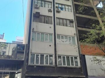 Oficina comercial de 1 ambiente, Once · Oficina en Inmejorable Ubicación y Excelente Estado; Posibilidad de Vivienda.