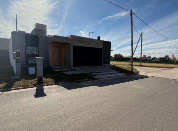 Casa de 3 ambientes, Córdoba · Rincones de Manantiales a Estrenar, Una Planta, con Pileta.