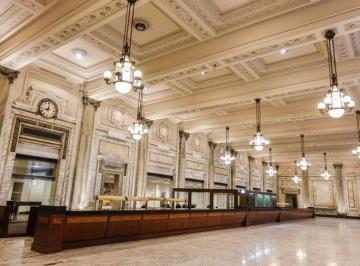 Local comercial · 2685m² · 7 Cocheras · Mitre 402 - Palacio de La Reconquista - Local en Alquiler