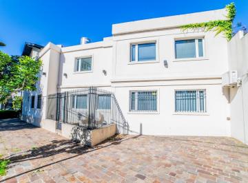 Casa · 345m² · 7 Ambientes · 2 Cocheras · Casa en Venta en Vicente Lopez