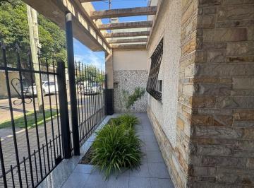 MCZ-MCZ-745_2 · Venta Casa 4 Amb con Pileta y Parrilla en Caseros
