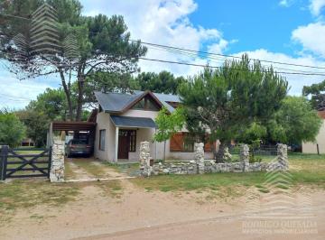 Casa · 100m² · 6 Ambientes · Hermoso Chalet Cabaña en Lote de 500 m², a m del Mar! Nueva Atlantis. Oportuniadad!