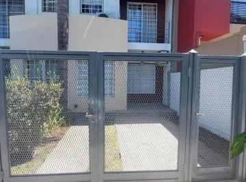PH · 85m² · 4 Ambientes · 1 Cochera · PH en Ituzaingó