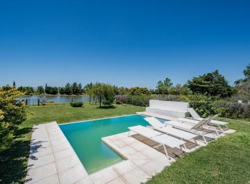 Casa · 201m² · 6 Ambientes · 2 Cocheras · Venta Casa 4 Dorm. Frente Al Lago - Puerto Roldan