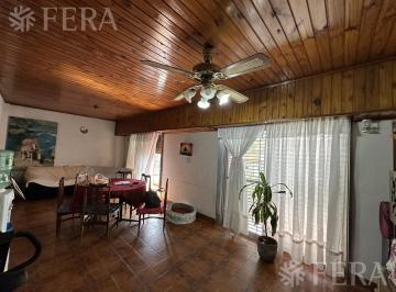 Casa · 140m² · 4 Ambientes · 2 Cocheras · Venta Casa 4 Ambientes con Cochera en Monte Chingolo