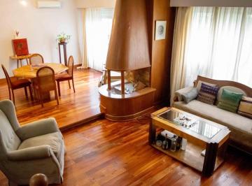 Casa · 238m² · 4 Ambientes · 3 Cocheras · Casa de 4 Ambientes con Cocheras en Venta en La Lucila