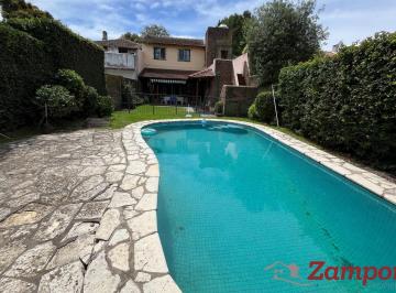 Casa · 293m² · 9 Ambientes · 2 Cocheras · Venta Casa, 4 Dorm., Playroom, Jardin con Pileta