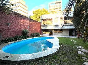 Casa · 406m² · 7 Ambientes · 1 Cochera · Casa de 7 Ambientes Distribuida en Dos Plantas