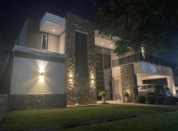 fachada  casa · Casa Categoría en Alquiler en Chacras de Coria.