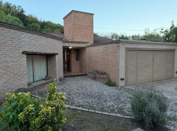 Casa de 3 ambientes, Mendiolaza · Gran Casa en Mendiolaza Centro
