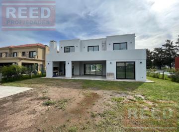 Casa · 286m² · 5 Ambientes · 2 Cocheras · Casa - Altos de Campo Grande