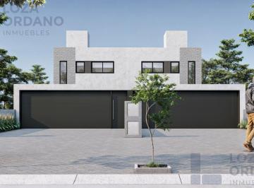 Casa · 110m² · 4 Ambientes · 2 Cocheras · Casa en Docta Urbanizacion