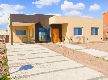 Casa · 165m² · Casa a Estrenar de 4 Amb en El Barrio Privado Santa Clara Al Sur.