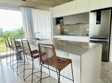 Casa de 5 ambientes, La Calera · Casa en Venta Una Sola Planta en Country La Deseada