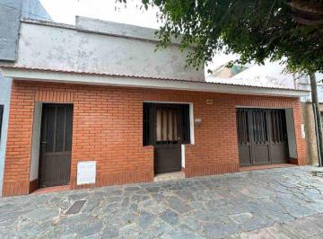 Casa · 171m² · 5 Ambientes · 2 Cocheras · Casa en Venta de 2 Dormis Y2 Cocheras en Guadalupe