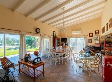 Casa · 130m² · 3 Ambientes · 2 Cocheras · Casa en Venta 2 Dorm. Carcaraes Oliveros