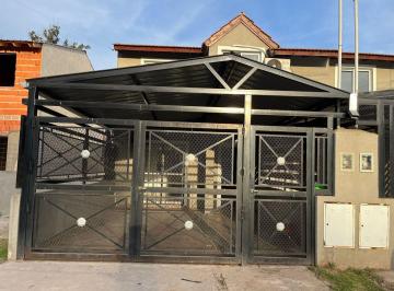 Casa · 75m² · 3 Ambientes · 1 Cochera · Venta Duplex 3 Amb B. Cerrado San Rafael, G. Bourg