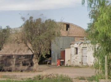 Bodega-Galpón · 300m² · Terreno con Galpón y Casa