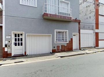PH · 132m² · 4 Ambientes · Venta PH 4 Amb con Patio y Parrilla en Avellaneda.