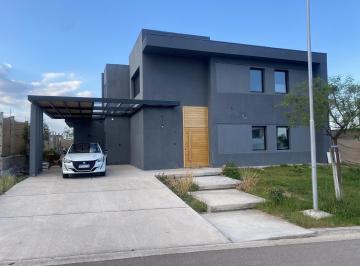 Casa · 294m² · 6 Ambientes · 2 Cocheras · Casa en Venta Barrio Privado Mendoza Norte Country Club - Zona Dalvian