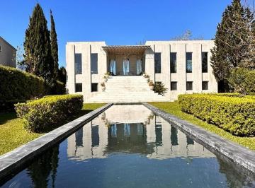 Casa · 209m² · 5 Ambientes · Casa en Venta en Altamira