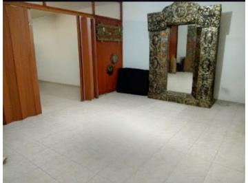 Casa · 130m² · 4 Ambientes · Vendo Casa de Dos Habitaciones y Patio Barrio Pueyrredon