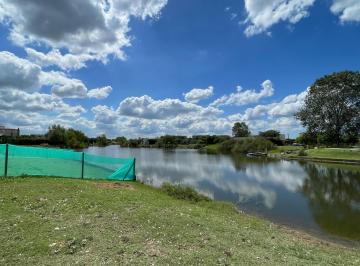 Terreno · 801m² · Lote con Salida a La Laguna en Venta - Cantón Norte