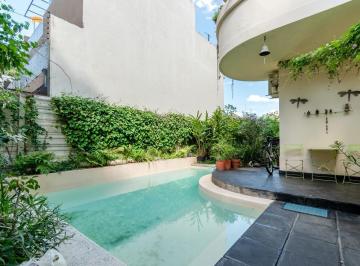 Casa · 180m² · 5 Ambientes · 1 Cochera · La Lucila - Casa de 5 Amb con Jardín y Pileta - Sobre Doble Lote!