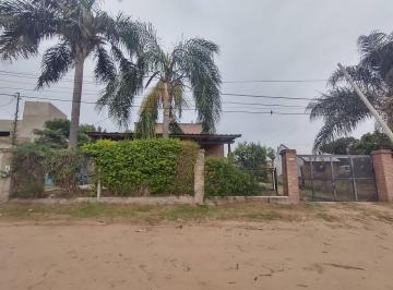 Casa · 429m² · 8 Ambientes · 3 Cocheras · Venta - Casa Quinta con Pileta y 2 Cabañas - Colastine