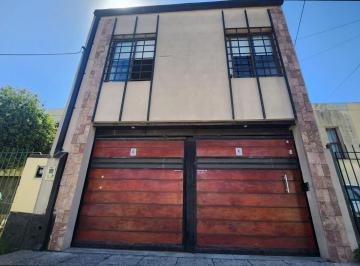 Casa · 105m² · 3 Ambientes · 2 Cocheras · Duplex Amplio con Cochera Doble y Piscina