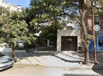 Casa · 257m² · 5 Ambientes · 2 Cocheras · Casa en Venta, Oportunidad Desarrollista.
