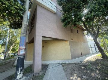 Casa · 214m² · 5 Ambientes · 1 Cochera · Hermosa Casa en Venta de 4 Dorm. en Barrio Belgrano