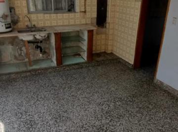 PH de 2 ambientes, Presidente Perón · Alquiler Casa PH 2 Ambientes en Guerníca