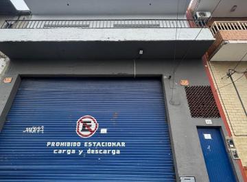 PH de 3 ambientes, Lanús · En Alquiler Piso Unico Sobre Av Eva Peron C/ Patio y Quincho en Lanus