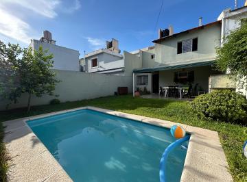 Casa de 5 ambientes, Córdoba · Venta Casa - Nuevo Poeta Lugones - 4 Dorm.
