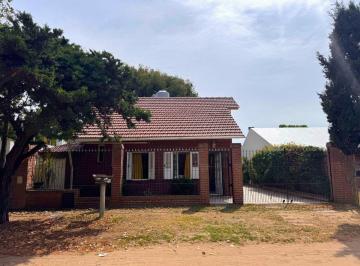 Casa de 4 ambientes, Mar del Tuyú · Casa en Venta en Mar del Tuyu