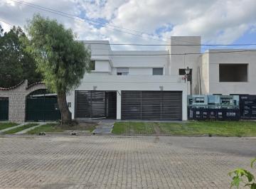 Casa · 274m² · 5 Ambientes · 2 Cocheras · Casa 3 Dorm. en Barrio Grand Bourg [ser Dueño]