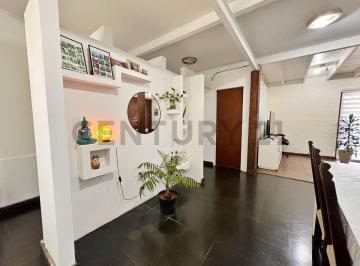 Casa · 130m² · 5 Ambientes · 1 Cochera · Venta de Casa 3 Dorm. en Ringuelet.