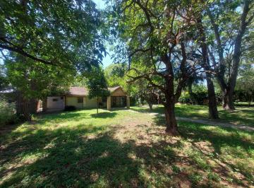 Casa · 181m² · 2 Dormitorios · 3 Cocheras · Casa en Calle del Sol y Los Benteveos