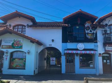 Casa · 340m² · 7 Ambientes · 2 Cocheras · Casa en Venta, Apto Profesional, 7 Ambientes