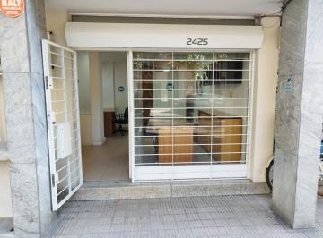 Oficina comercial · 30m² · 1 Ambiente · Oficina en Alquiler Al Frente con Vidriera Amoblado en Barrio Lourdes Rosario